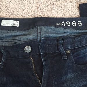 Worn TWICE. GAP Skinny Jeans, 27r